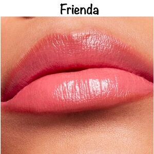 LAST 💋 FRIENDA a MAC LUSTREGLASS SHEER SHINE LIPSTICK. RETAILS $26 **NEW.